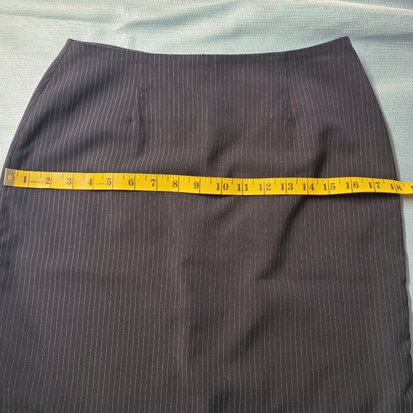 Pencil Skirt Classic Knee Length Black Pinstripe - Picture 10 of 14